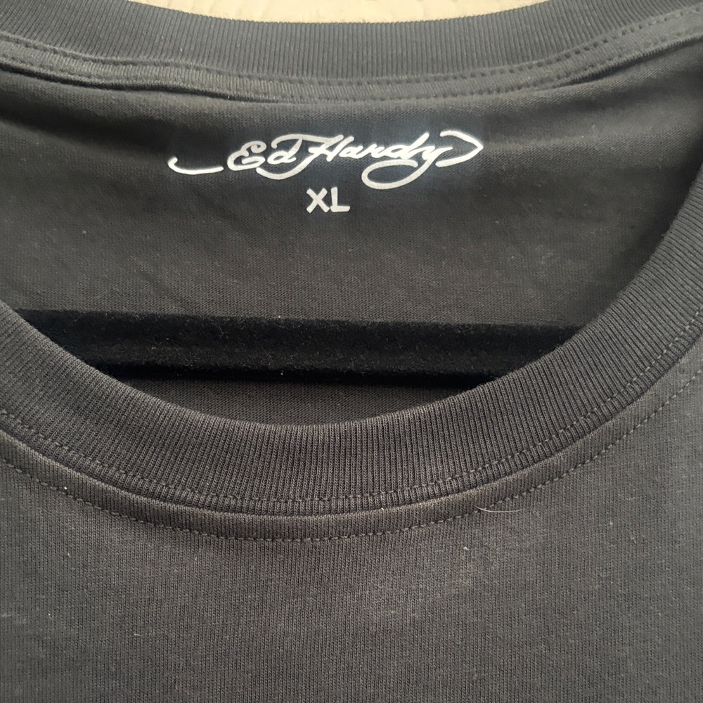 Ed Hardy Black Tee with Vibrant Tiger Design - Picture 4 of 10